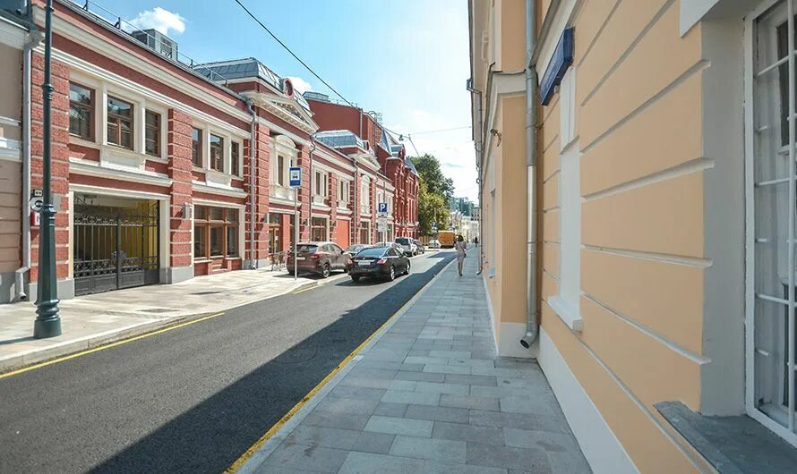 Улица открывая 1. Калашный переулок Москва. Калашный переулок дом 4. Калашный переулок красное здание. Калашный переулок дом 5.