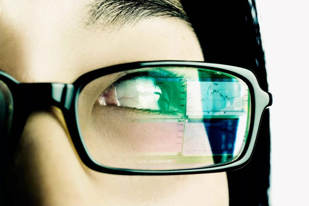 Отражение в очках. Очки с отражением. Очки для зрения. Компьютерные очки.
