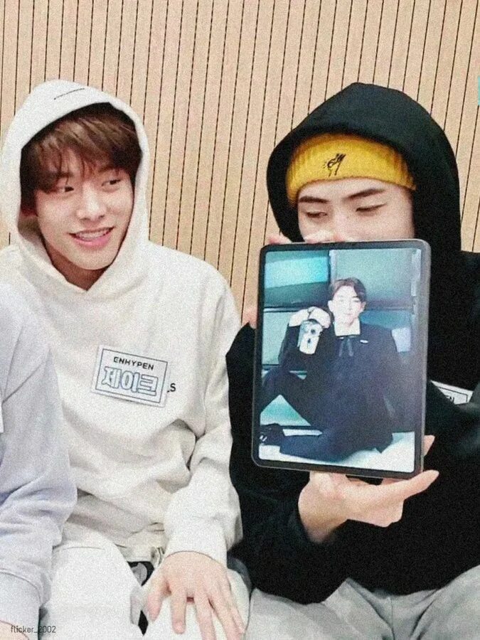 Сонхун и сону фф. Sunghoon jake. сон хун и джейк enhypen. чонвон хисын сонхун джей и джейк. сон хун и ники.