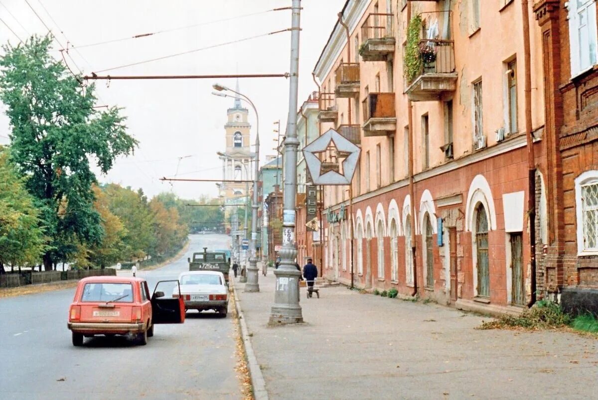 Е пермь. Комсомольский проспект пермь. улица комсомольский проспект пермь. компрос 90 пермь. комсомольский проспект 90 пермь.