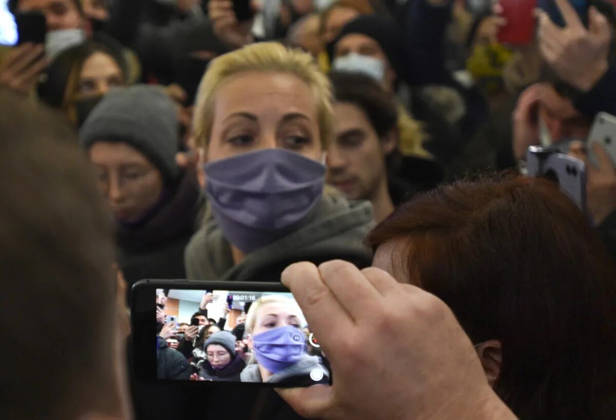 Мать навального против юлии навальной