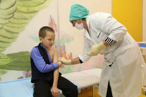 Прививка в лопатку в 14