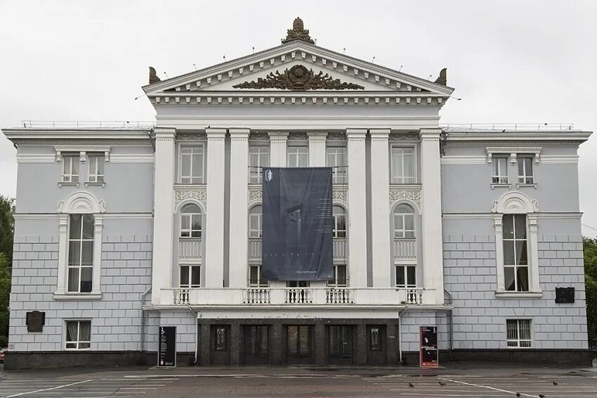 Пермский оперный театр. Театр оперы и балета им. п. и. Чайковского. Театр оперы и балета г Пермь. Старый театр оперы и балета Пермь.