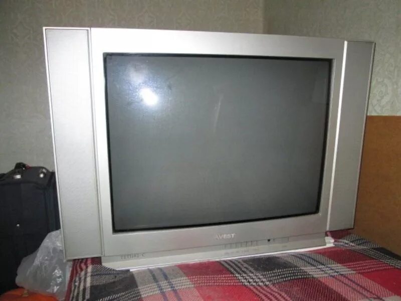 Куплю телевизор бу новосибирск. Телевизор Avest 72. ЭЛТ Томсон телевизор. Кинескопный телевизор 72 см. Телевизор с ЭЛТ самый тонкие.