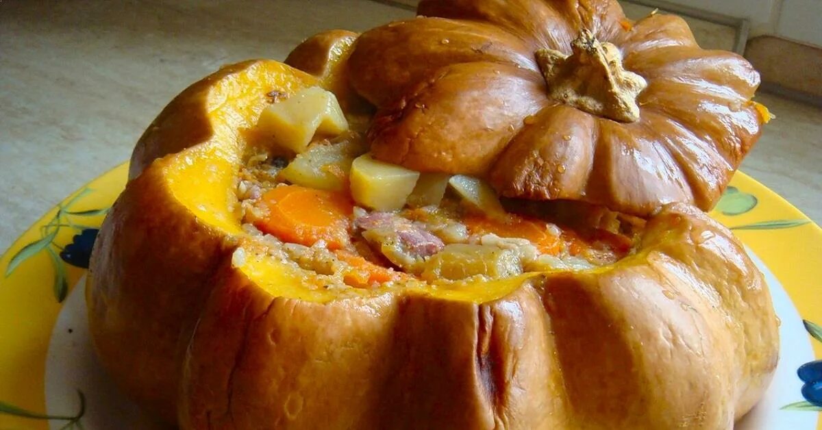 Блюда из тыквы на зиму рецепты. Запеченная тыква с яблоками и медом. блюда из тыквы для диабетиков. курица запеченная в тыкве. запеченная тыква с брынзой.