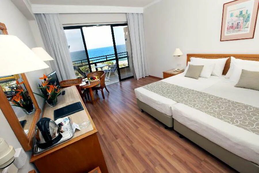 Venus beach 5*. Пляж венус кипр пафос. Venus beach hotel. Венус бич отель пафос. Венус бич.