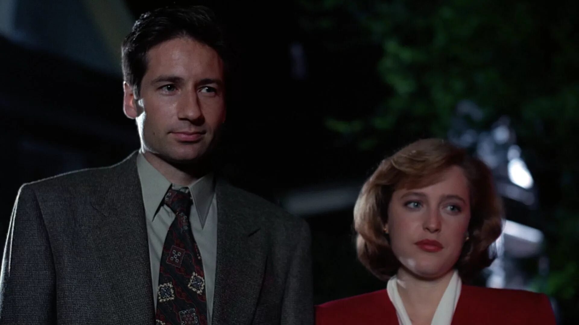 Секретные материалы 1 сезон скалли. Джиллиан андерсон секретные материалы 1993. Малдер удивлен. Секретные материалы 3 сезон 12 серия. Секретные материалы 1 сезон.