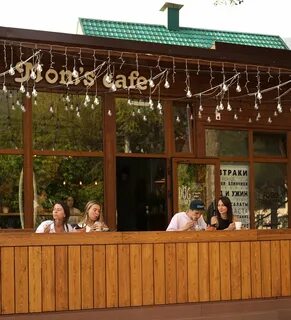Moms cafe