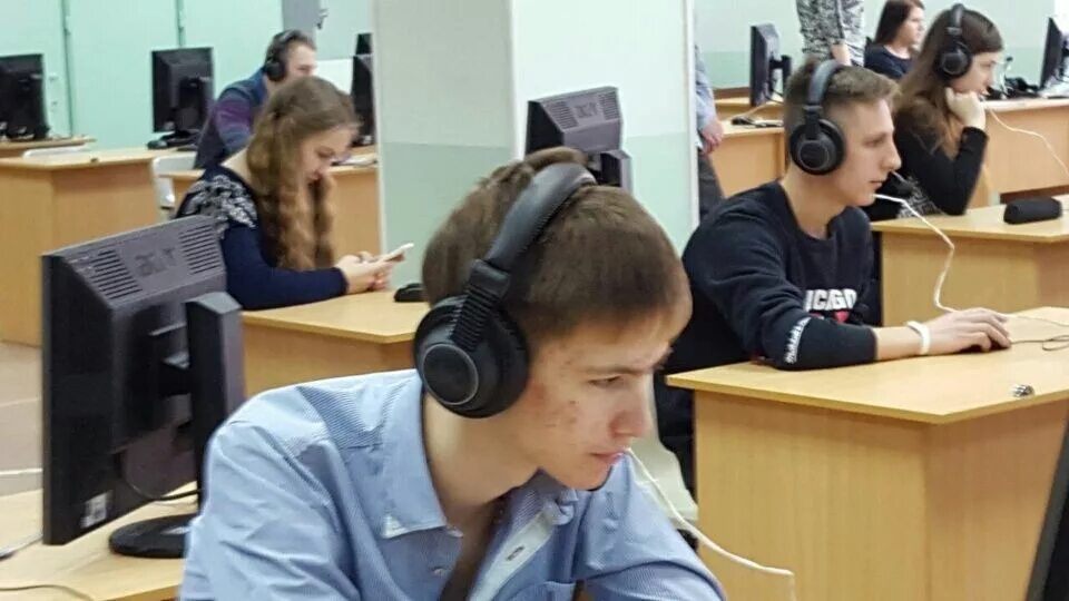 Как проходит устный английский егэ. Аудирование на экзамене. аудирование в школе. экзамен по иностранному языку. устную часть егэ по иностранным языкам.