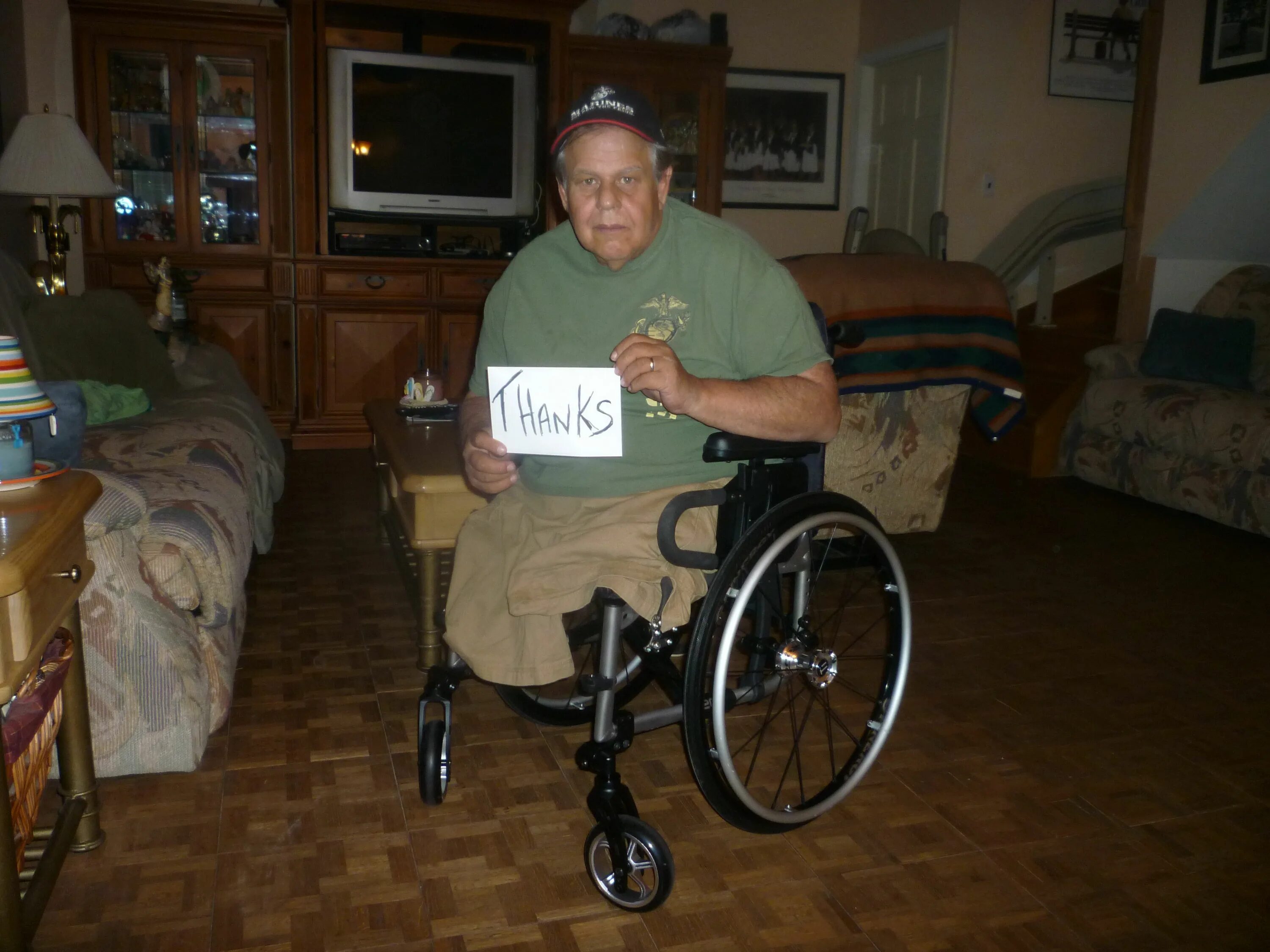 Каким то дряхлым инвалидом. Инвалиды в США. Американские ветераны инвалиды. Человек в инвалидной коляске. Ветеран на инвалидной коляске.