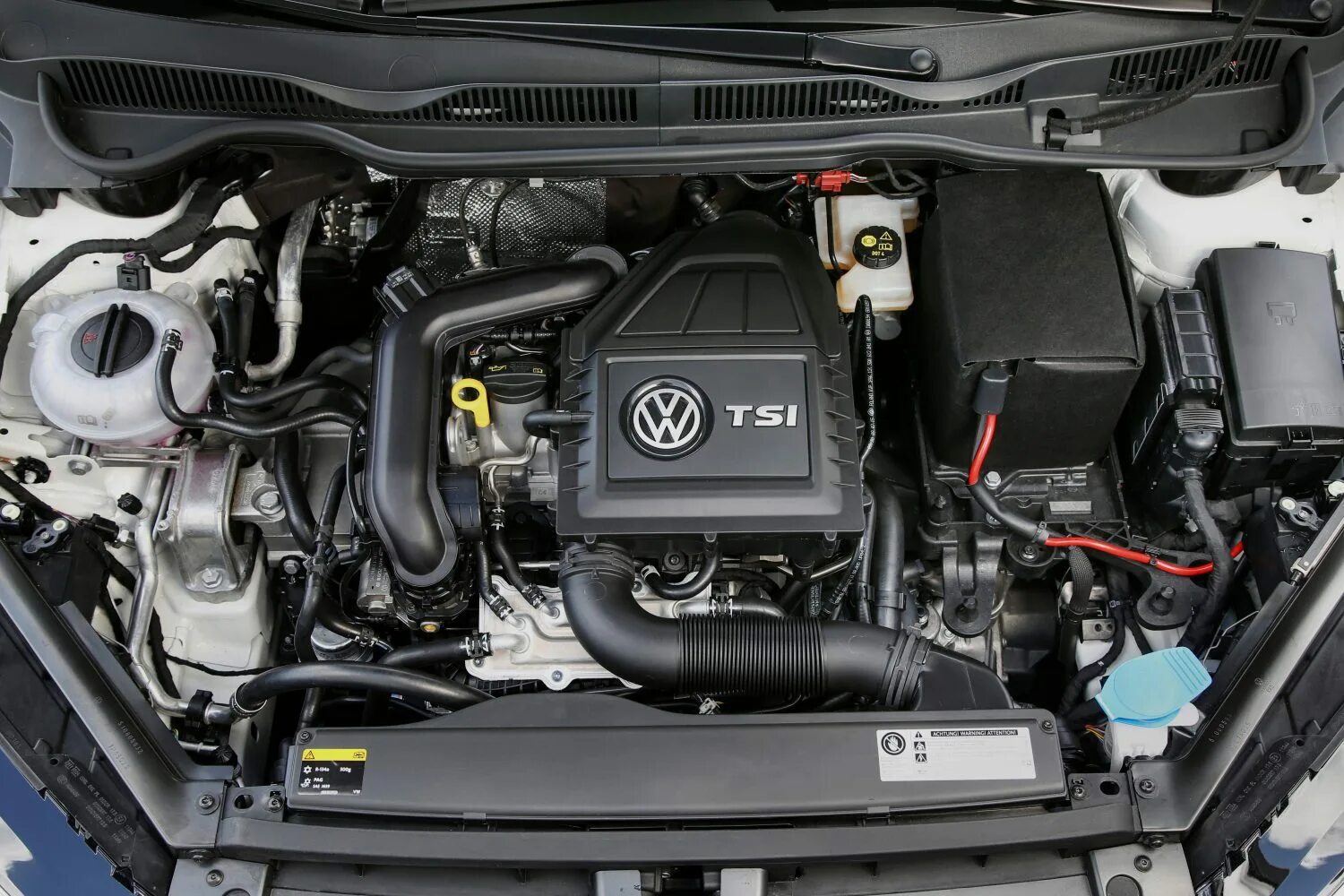 Фольксваген 1.2 tsi. Гольф плюс 1.2 TSI мотор. Volkswagen Golf TSI 1.2. Гольф 6 мотор 1.2 TSI. Мотор Фольксваген 1,0.