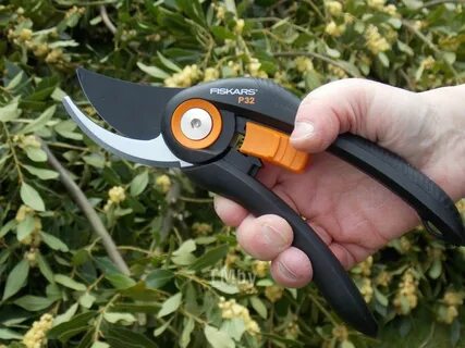 Секатор fiskars
