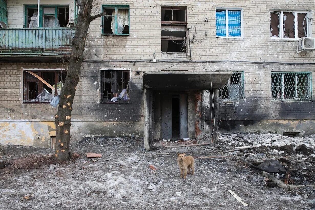 Село широкино мариуполь. Донбасс руине. Донецкий аэропорт это развалины. Разрушенный дом. Донбасс донецк руины.