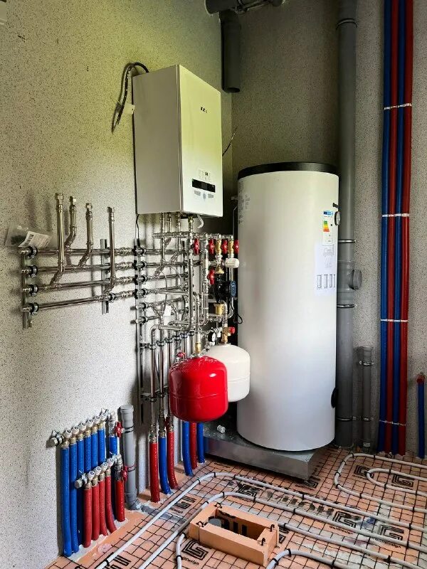 Схема обвязки двух электрокотлов 60 квт для отопления. Схема системы отопления навесного газового котла. Схема отопления 2х этажного частного дома с электрокотлом. Система отопления в частном доме. Проект отопления дома газовый котел.