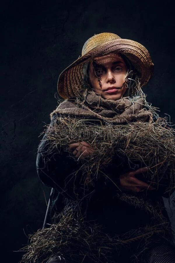 Костюм пугала для ребенка. Макияж пугало огородное. Человек пугало. Пугало девушка. Чучело для огорода.