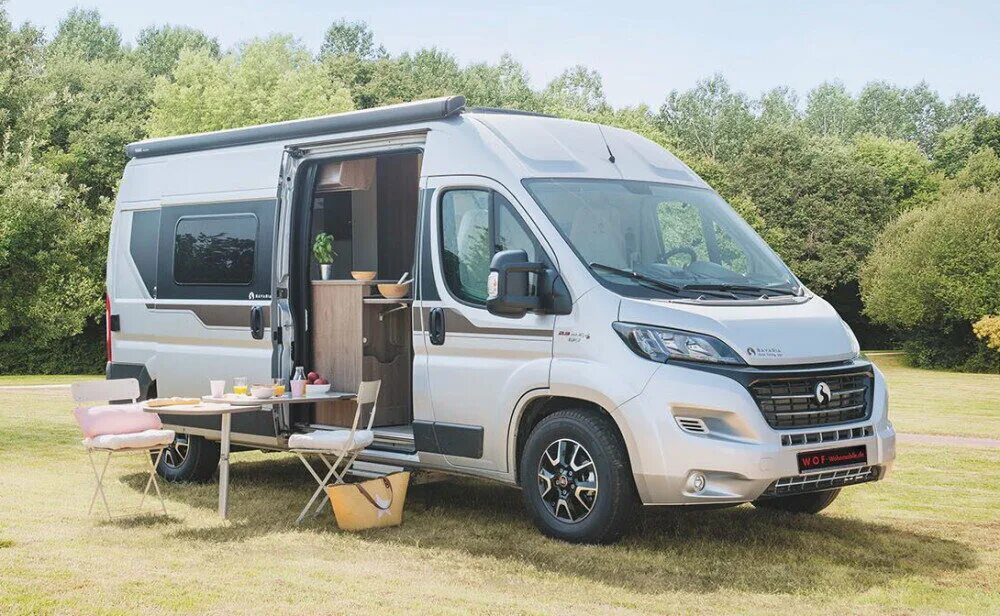 Fiat ducato автодом. Автодом мерседес спринтер. Mitsubishi delica автодом. Жилой минивэн. Toyota hiace h100 автодом.