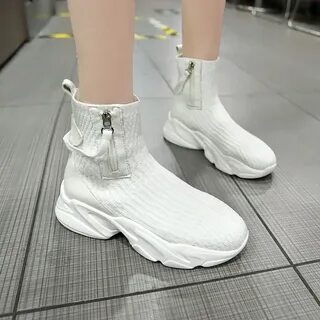 Модные кроссовки носки