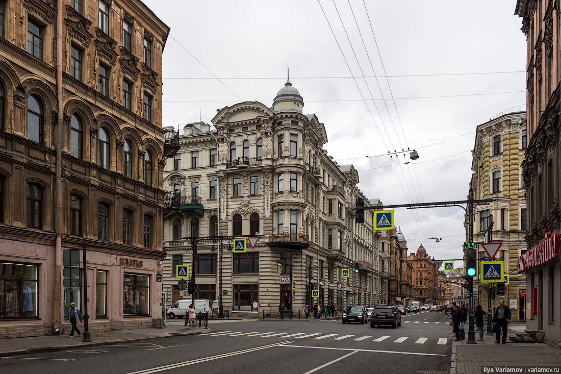 Сколько живет в спб. Живой город Санкт-Петербург. Историческая дверь в Питере. Хочу жить в Питер.