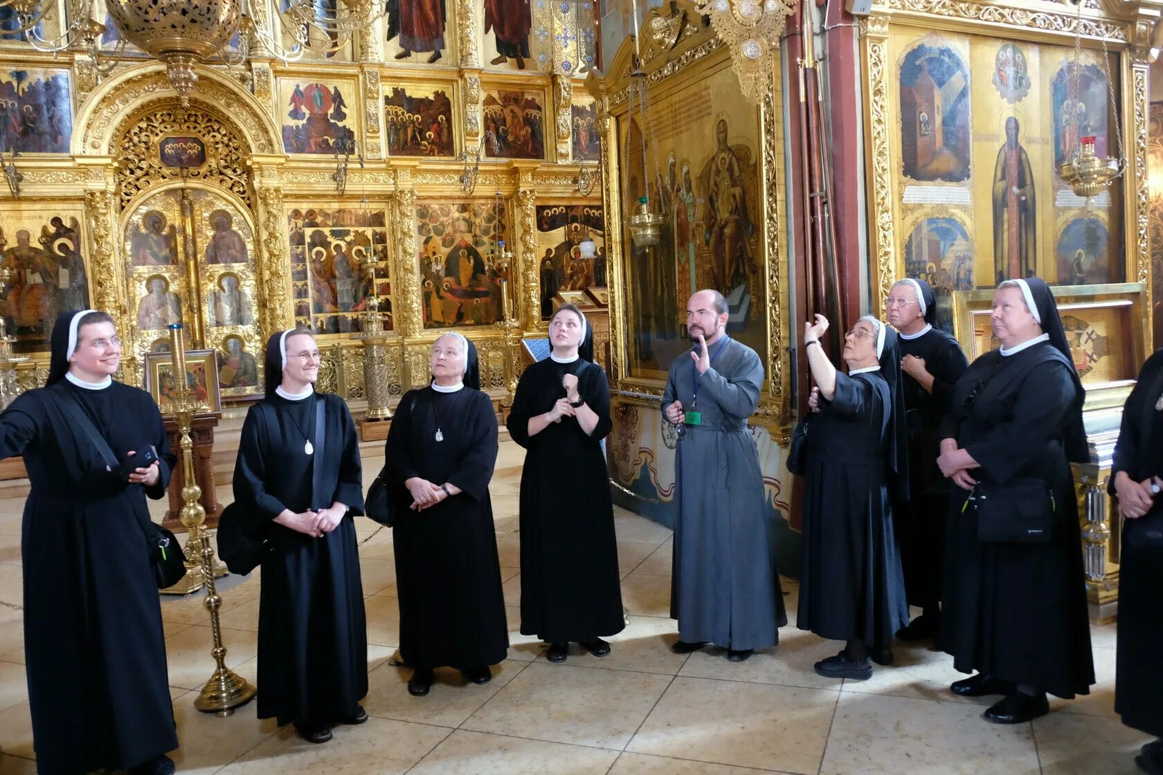 Богослужения в св. Храм в Троице Сергиевой Лавры для семинаристов. Троице Сергиева Лавра монашество.