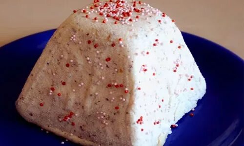 Пасха желейная творожная. Творожный десерт с персиками и желатином. Пасха желатин. Творожная пасха с цукатами. Творожная пасха с ягодами.