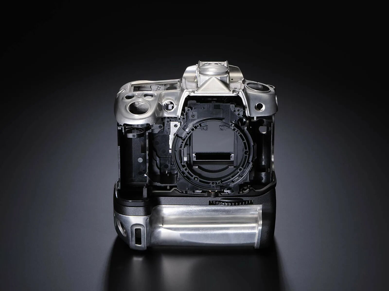 Фотоаппарат d7000. Фотоаппарат nikon d7000 kit. nikon d7000 skeleton. nikon d3s skeleton. d7000 nikon шестеренки.