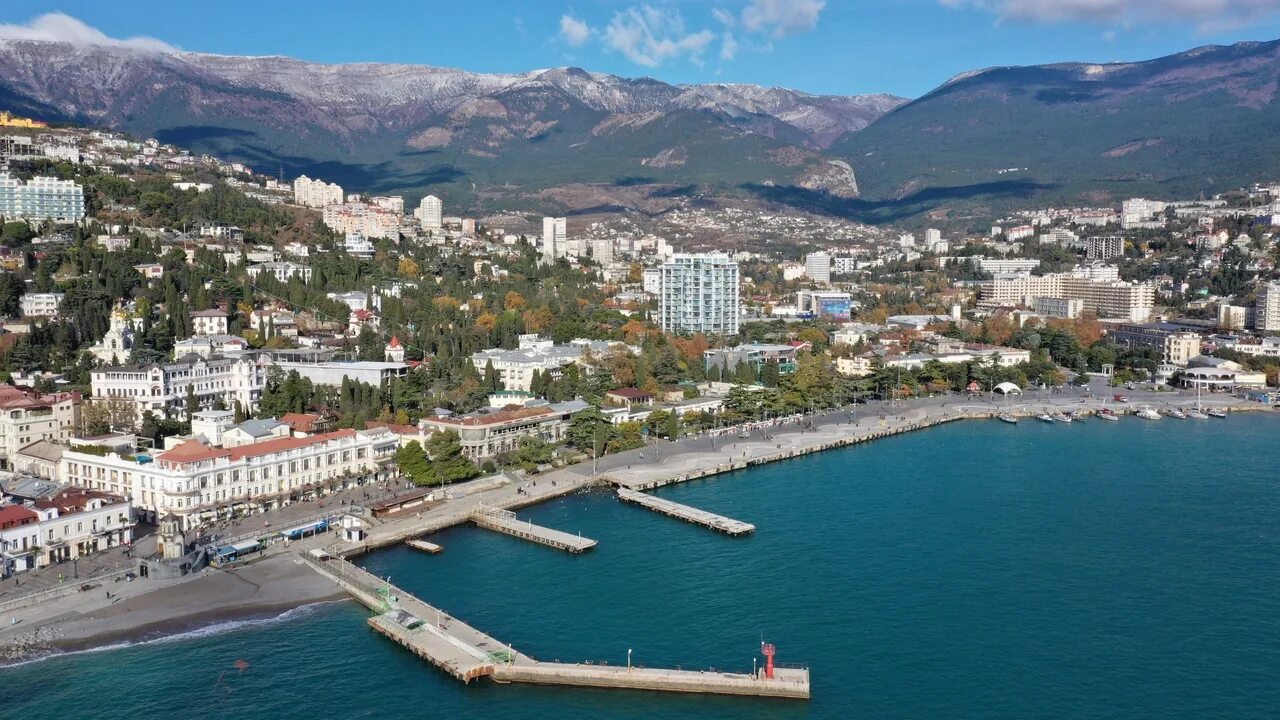 Года ялта. Ялта 2025. ялта город в крыму. ялте 184 года. крым ялта набережная 2025.