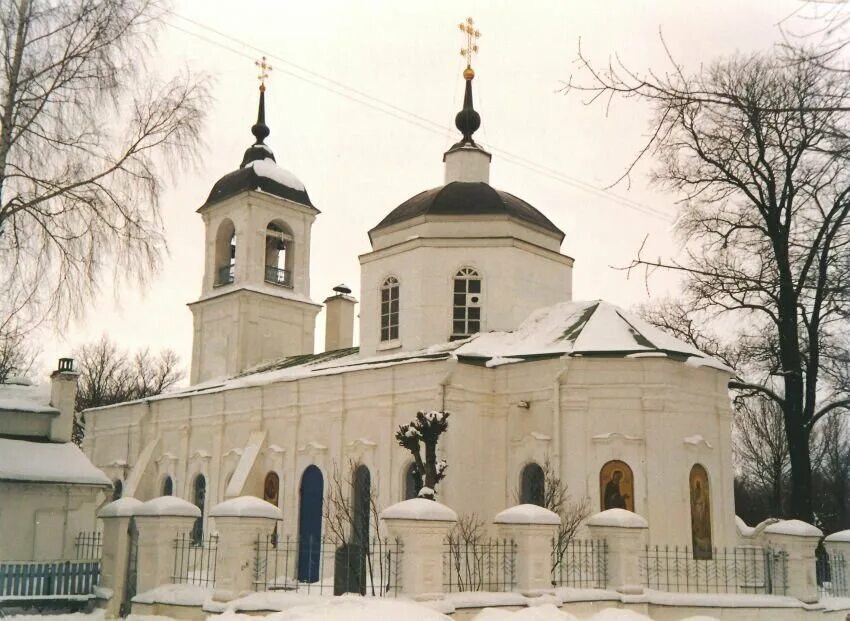 Дмитров подлипичье храм. Казанский храм дмитров. Храм в подлипичье дмитров казанский. Усадьба подлипичье дмитров. Казанская церковь дмитров.