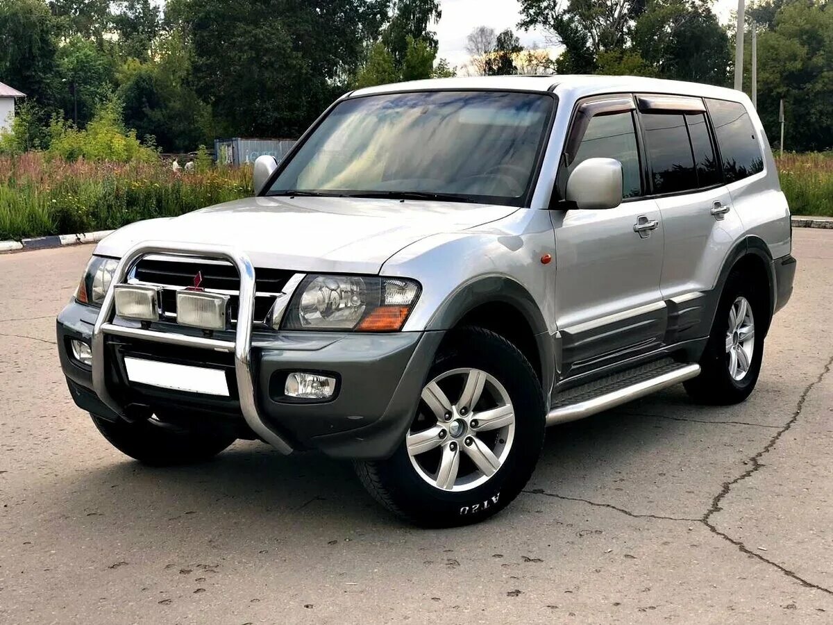 Митсубиси Паджеро 2002. Митсубиси Паджеро 3 2002. Mitsubishi Pajero 3.5 at. Европейский Митсубиси Паджеро 3.