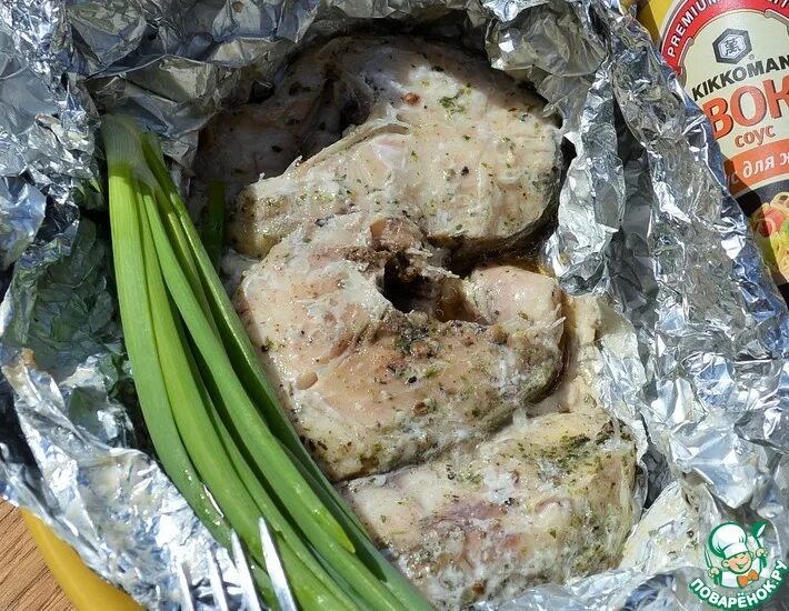 рыба пикша запеченная с картошкой. приготовление пикши в духовке в фольге. пикша в духовке. пикша в фольге.