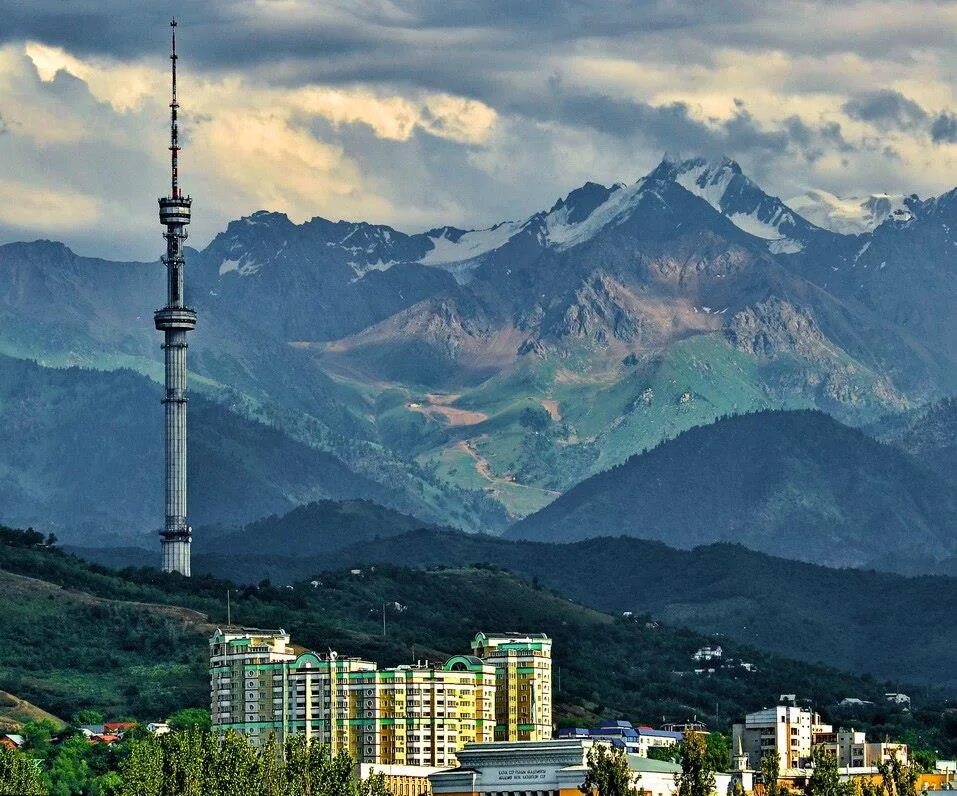 Am almaty. Алма Ата горы. Алма Аты гора Кок-Тобе. Казахстан столица Алматы. Алма Ата Кок Тобе.