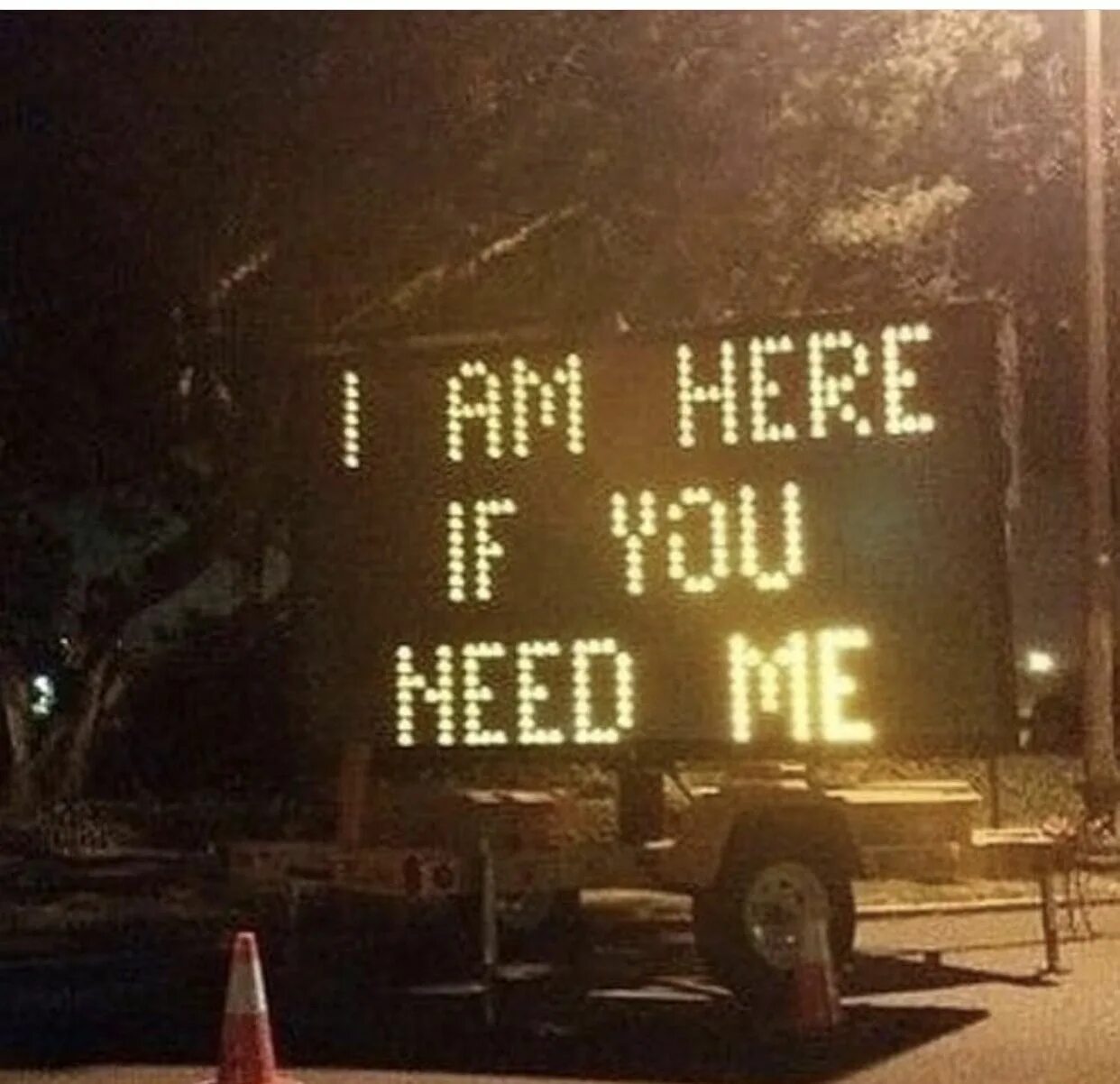 Here картинка для детей. Be here картинка. Надпись im. Here (компания). Here.