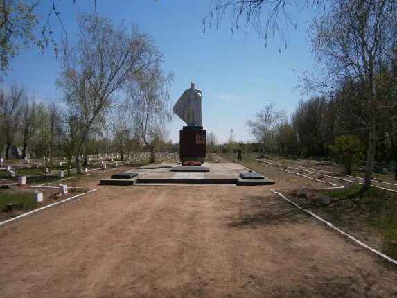 Горняк Алтайский край Локтевский район. Горняк Локтевский район мемориал. Локтевский район село локоть монумент. Село локоть Алтайский край Локтевский район. Погода п масальский локтевский район