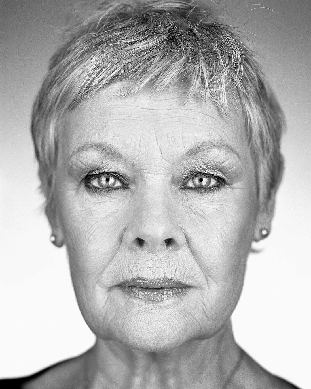 Judi Dench. Джуди Денч 55 лет. Старше пятидесяти лет