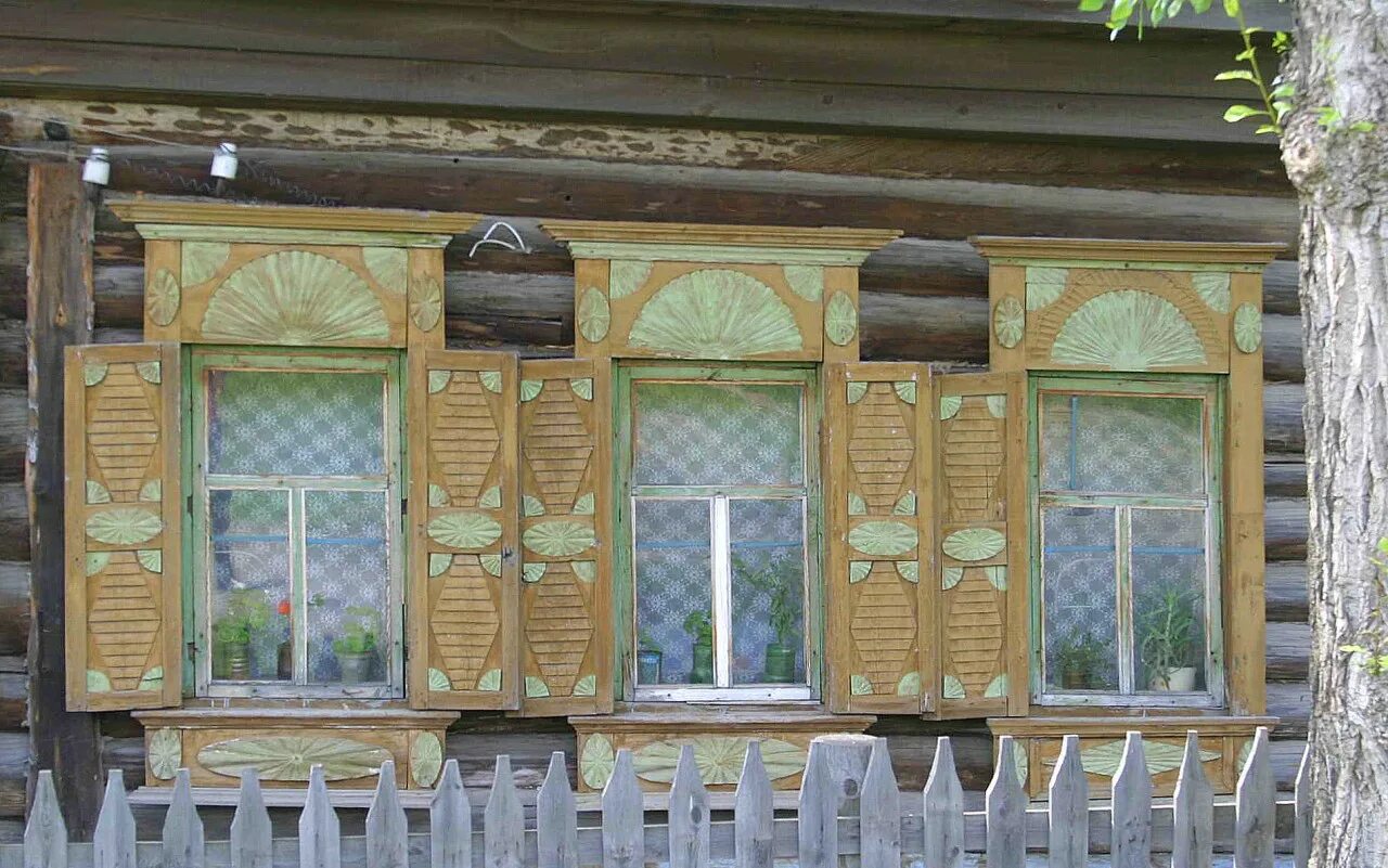 Раздвижные ставни. Ставни един. Ставни единственное. Ставни на окна деревянные. Тревизо ставни.