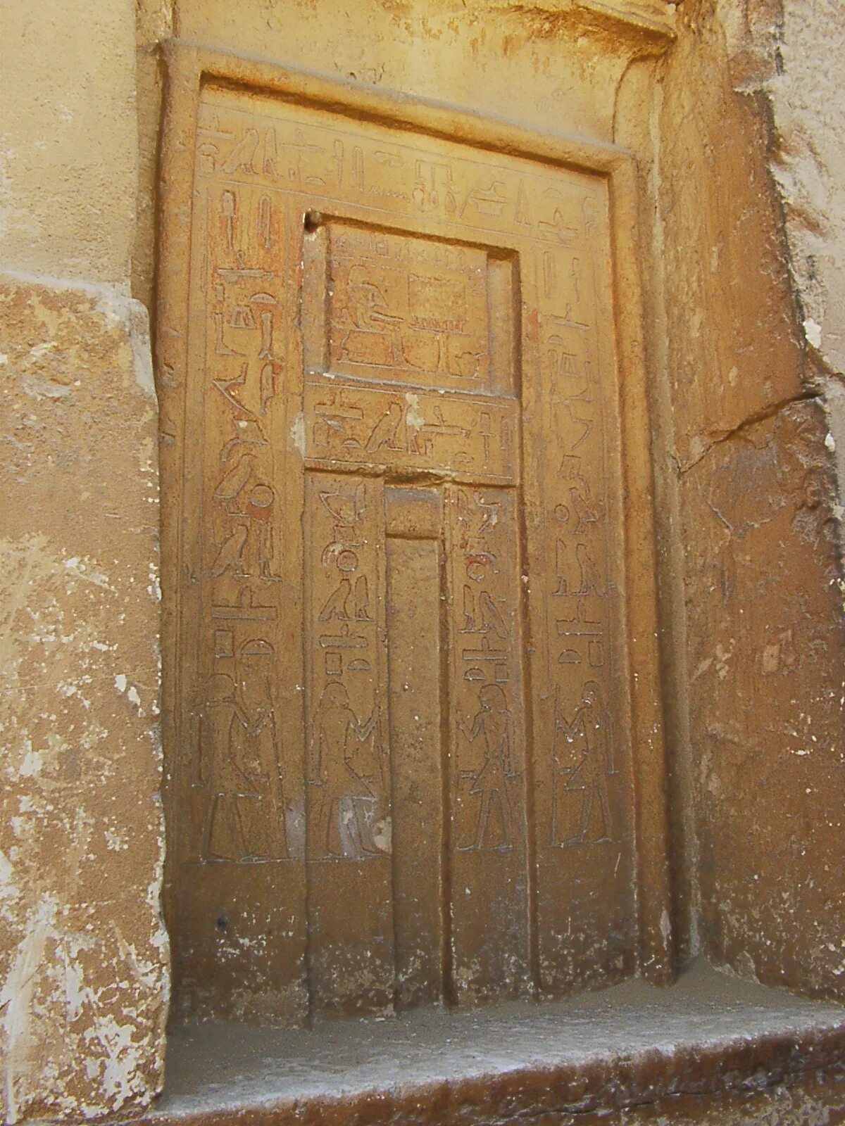 старинные итальянские двери. северные двери флорентийского баптистерия. первый дверца. первый дверца. самые старые двери.