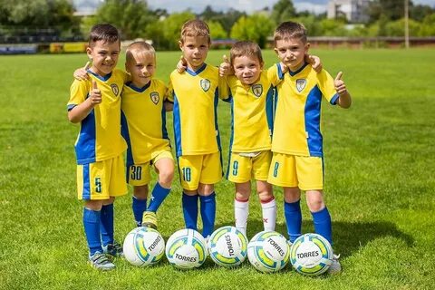 Команда девочек команда мальчиков