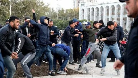 Бьют азербайджанцев