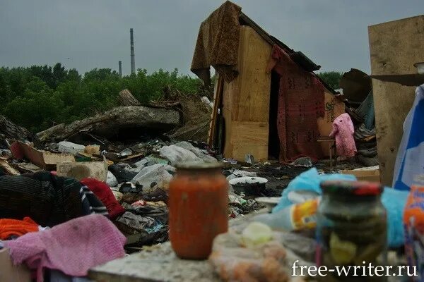 Как живут бомжи на свалке. Беженец из мексики. Митинги на кубе. Нелегальная жизнь. Нелегальная жизнь.