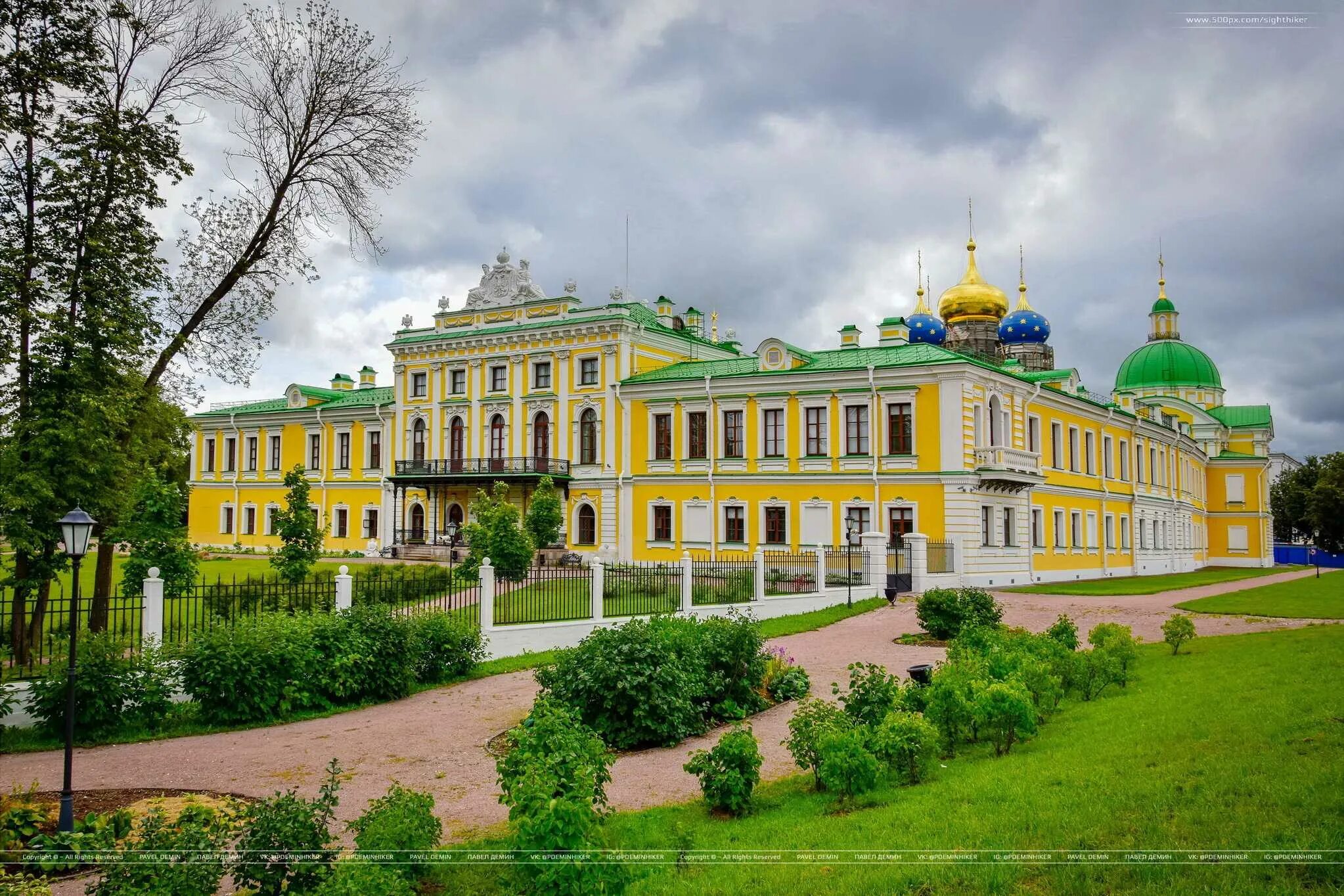 Путевой дворец история. Императорский дворец Тверь. Императорский путевой дворец в Твери. Путевой дворец Екатерины Тверь. Екатерининский путевой дворец в Твери.