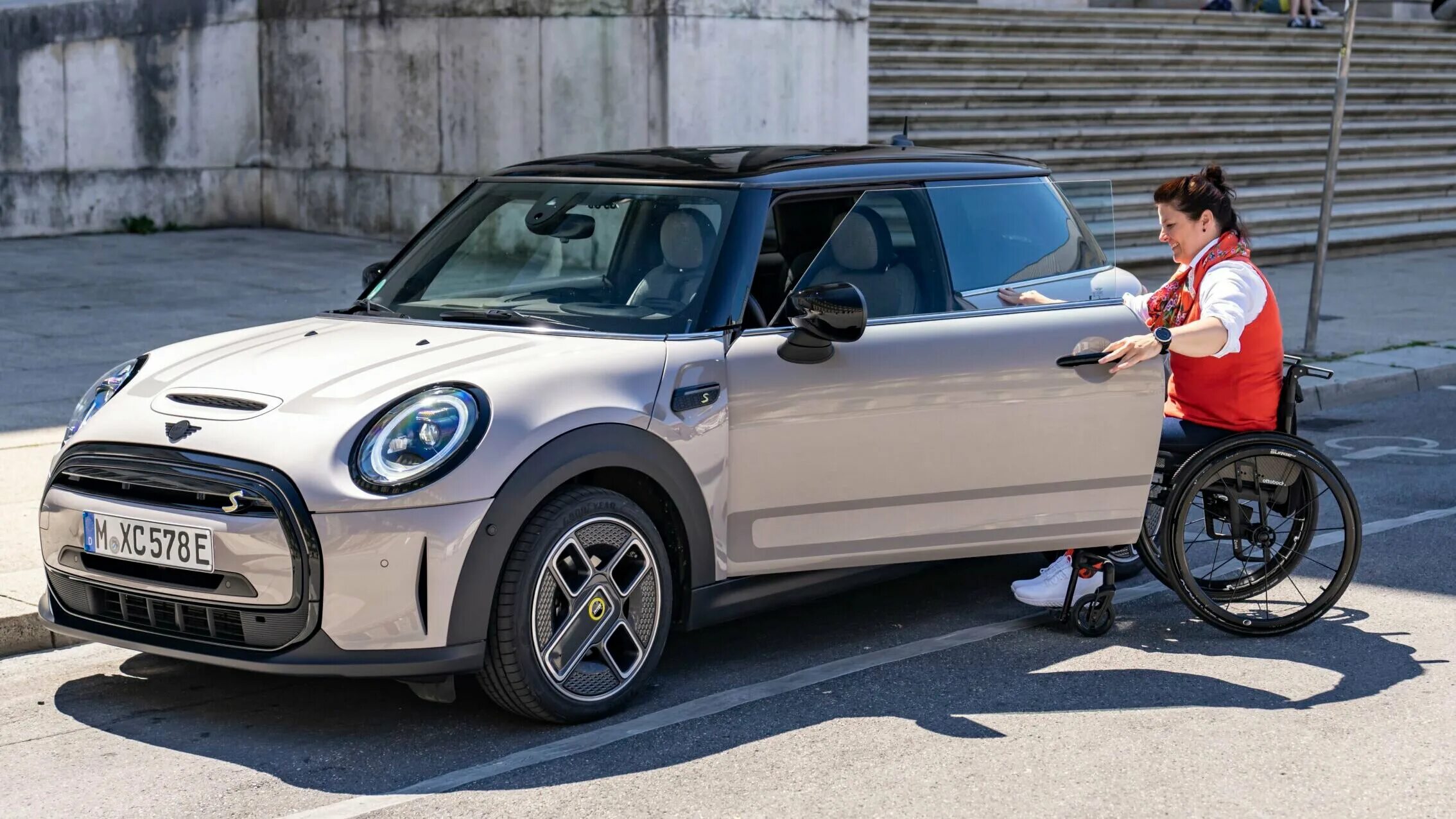 2005 тата индиго. легковой коммерческий fiat. автосканер с дисплеем. альфа ромео дилерский автосканер. безопасность за рулем.