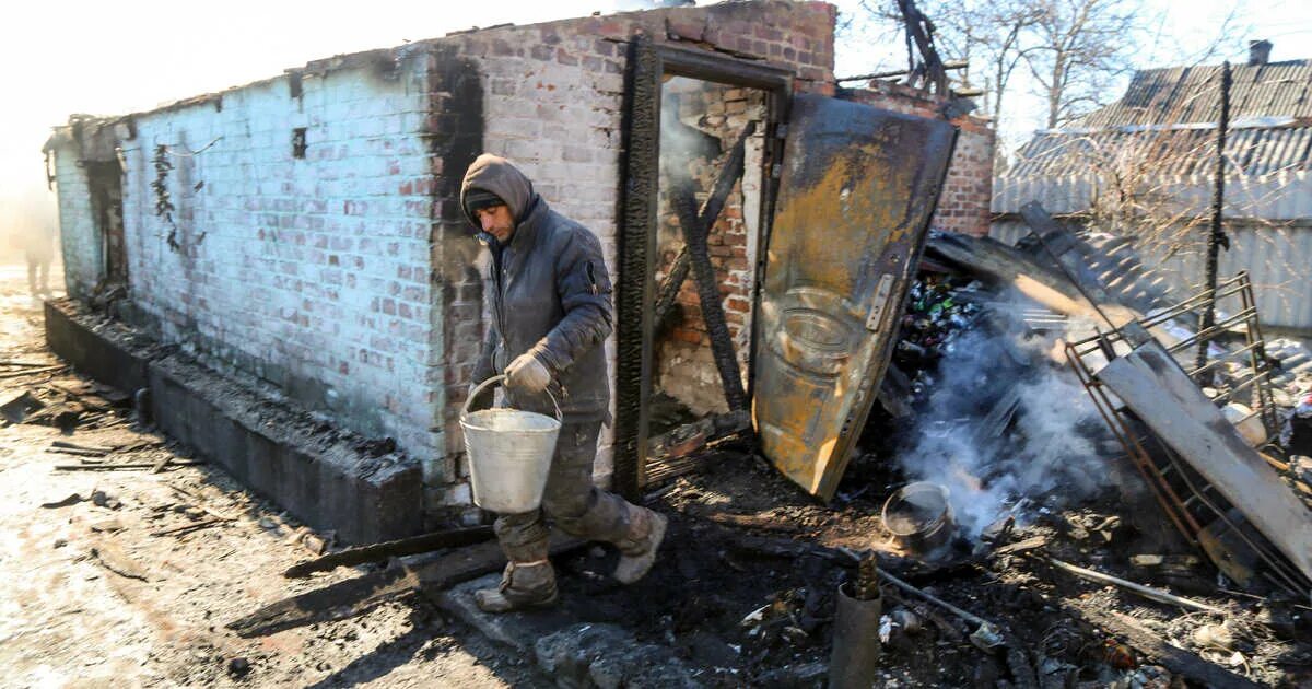 Бердычи обстановка сейчас. Волноваха. Лантратовка Луганская обстрел. ВСУ обстреляли Луганск.