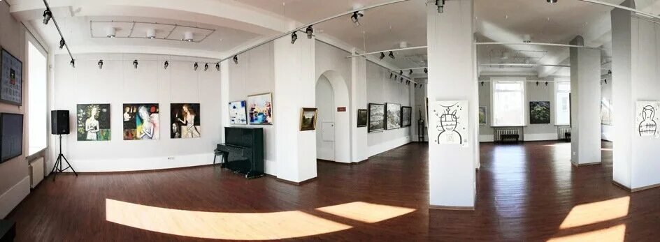 выставочный зал одежды. красивый выставочный зал для одежды. музейно-выставочный центр советская, 41. дом ученых академгородок зал. выставочный зал пермь выставка.