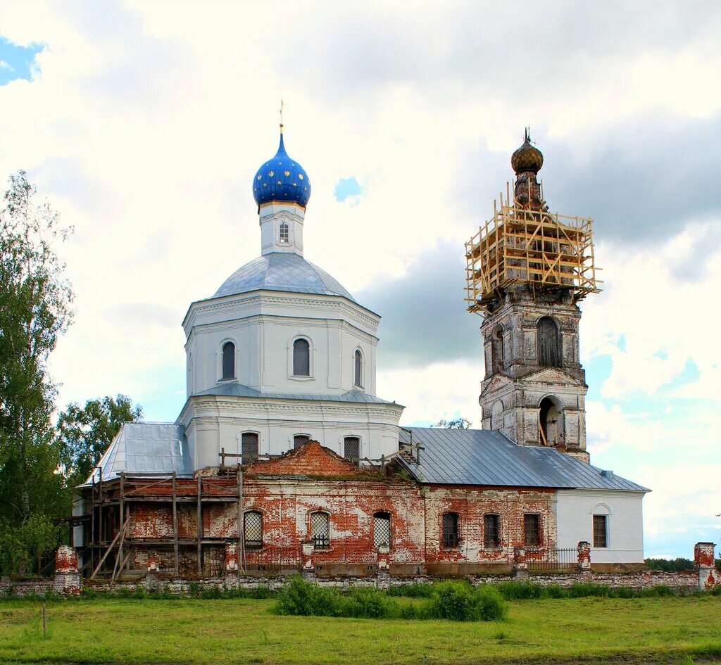 Церкви ростовского района ярославской области. Храм Рождества Пресвятой Богородицы Ярославская область. Церковь Рождества Пресвятой Богородицы Пречистое. Церковь Рождества Пресвятой Богородицы в Пречистом, село Пречистое. Церковь Рождества Богородицы Ярославская область Ростовский район.