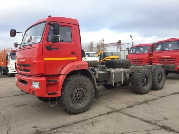 Шасси камаз 43118. Шасси 43118 50. Кабелеукладчик камаз 43118 оранжевый. Камаз 43118 илососная машина. Шасси камаз 43118.