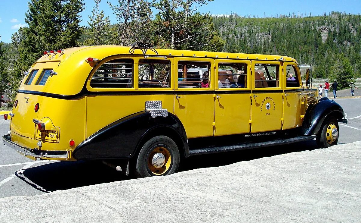 Class bus. Винтажный американский автобус. капотные автобусы европы. автобус wy 912a. bus wy915a.