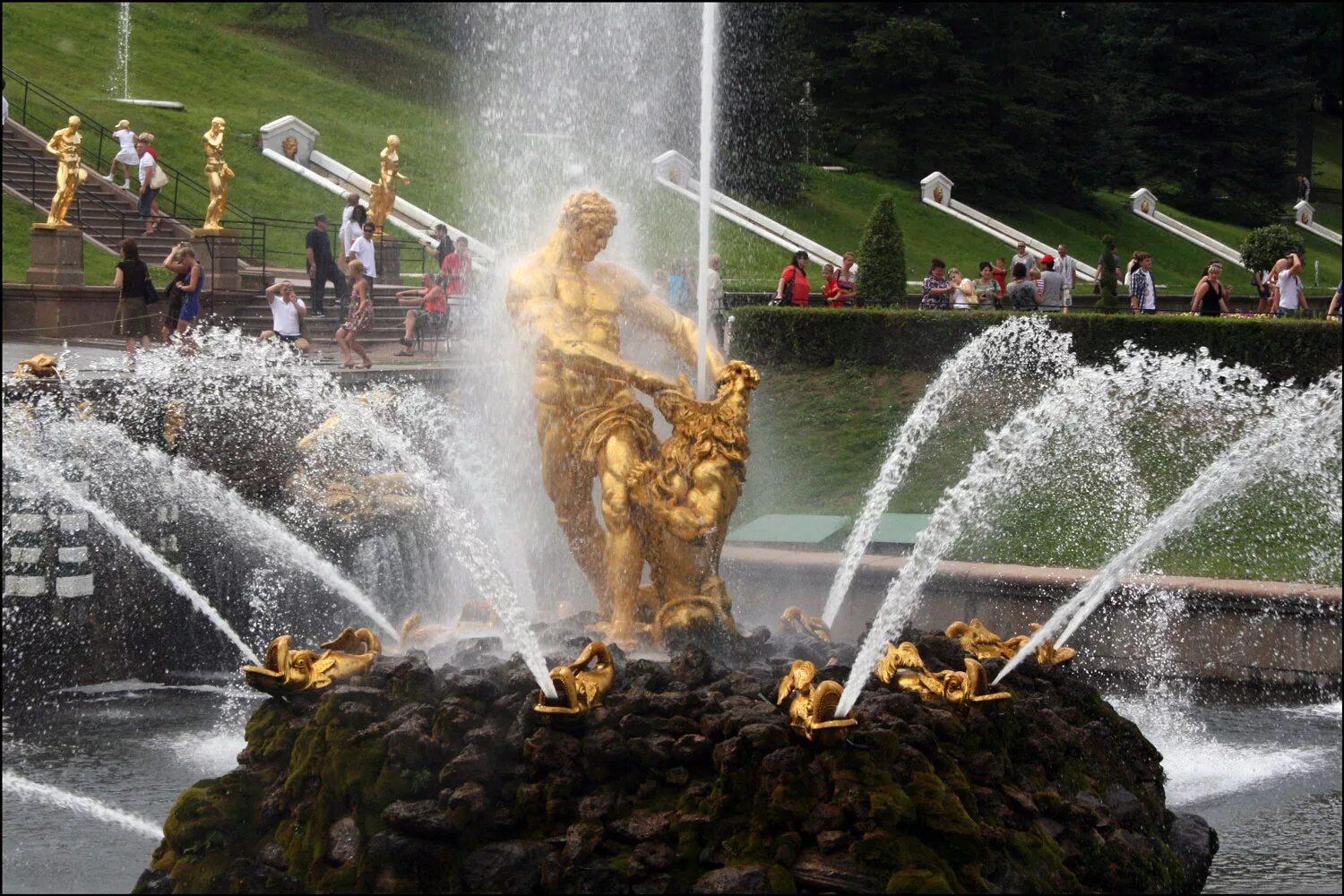 канберра фонтан. фонтан италия де треви. самый знаменитый фонтан. самый знаменитый фонтан. самый знаменитый фонтан.