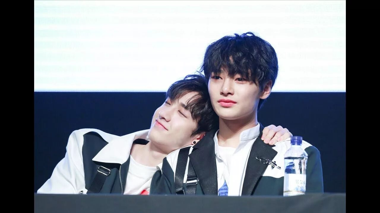 Чан и ти 18. Бан чан и чонин. чанчоны stray kids. джисон чонин и бан чан.