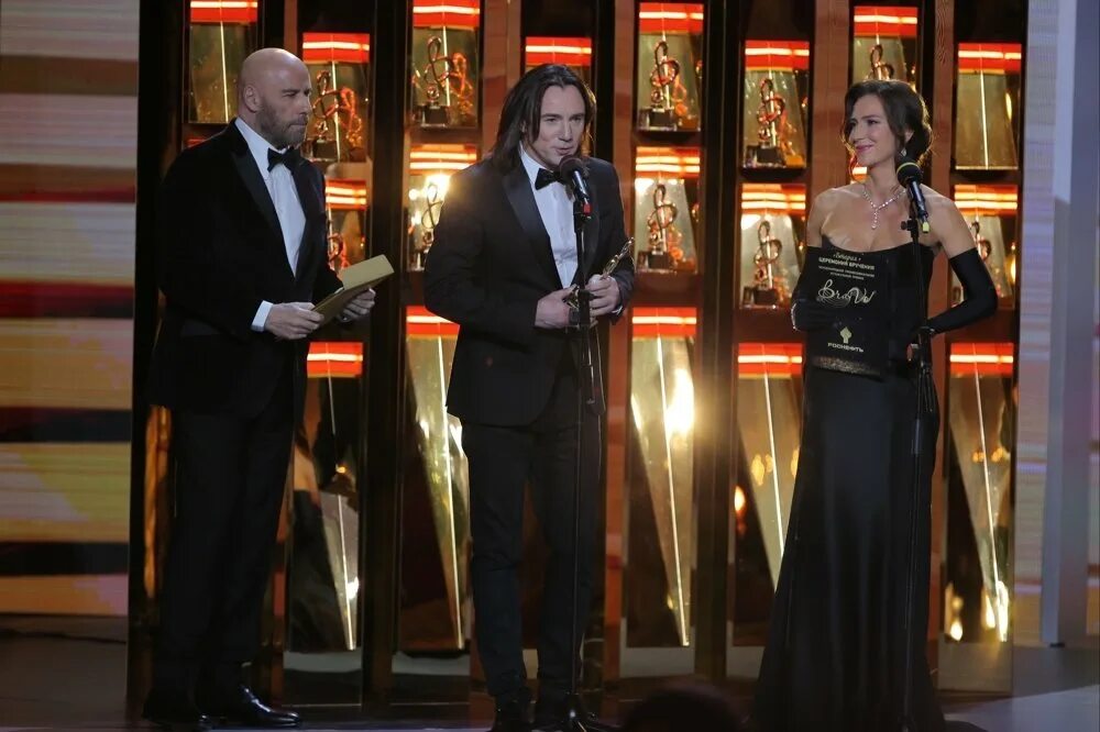 Мот с супругой. Жена мота. Премия браво. Человек на сцене. Bravo 2023.