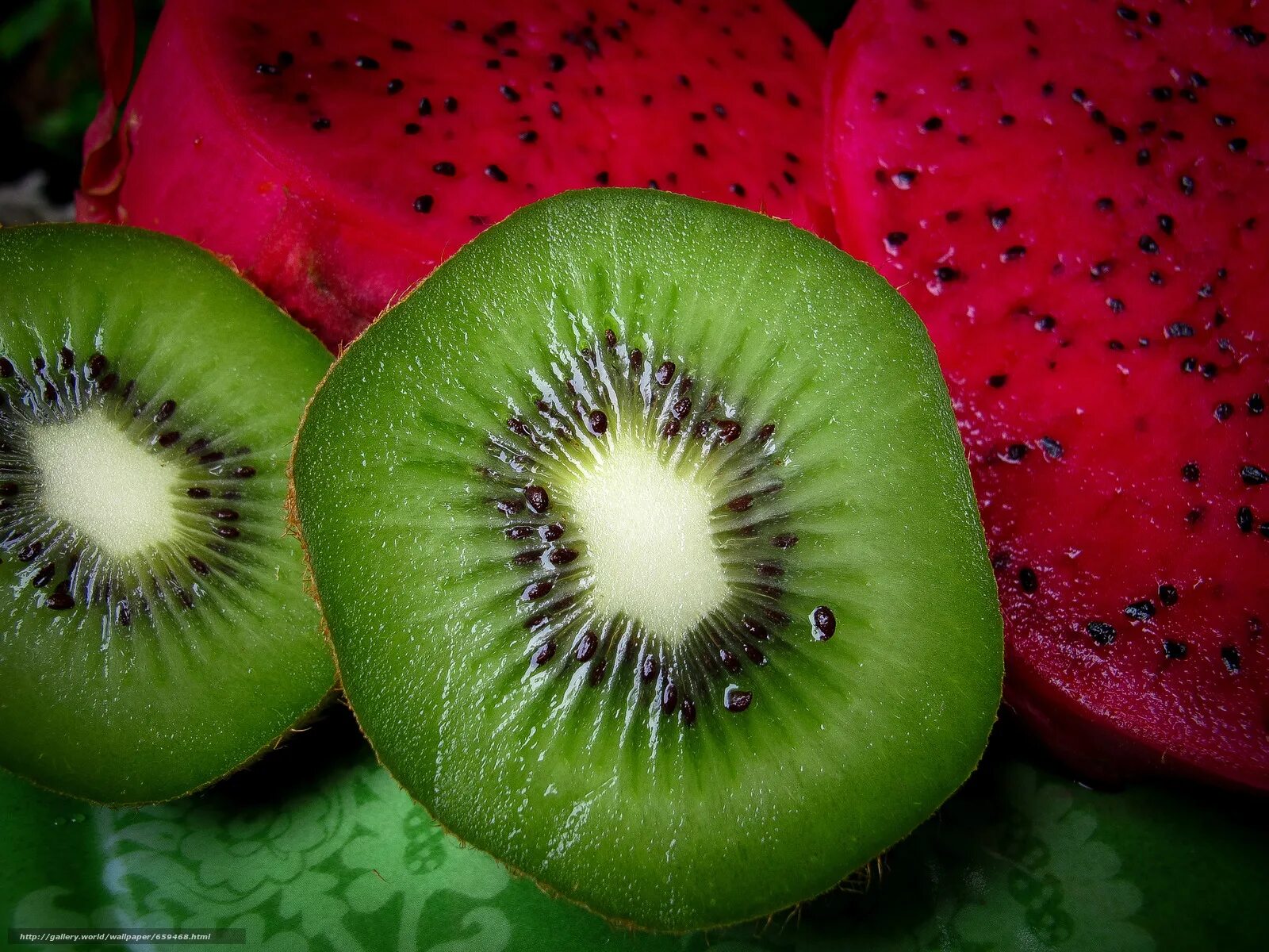 очень красивые фрукты. клубника киви. клубника киви сорт. клубника киви фрукт. гибрид киви и клубники.