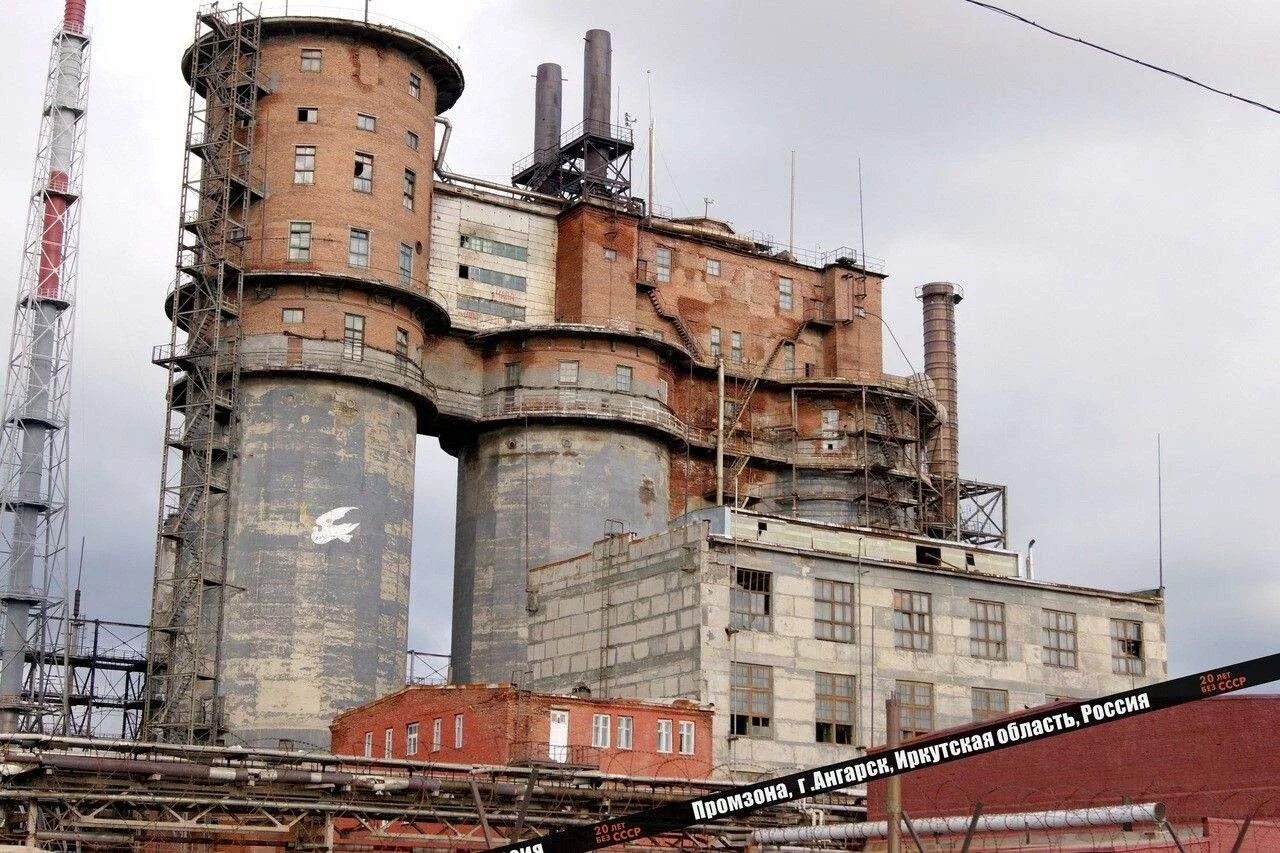 самый старый завод. здание завода старое. особняк брусницыных двор. фабричная архитектура 19 века.